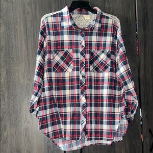 Woman’s long sleeve plaid button up size 3X